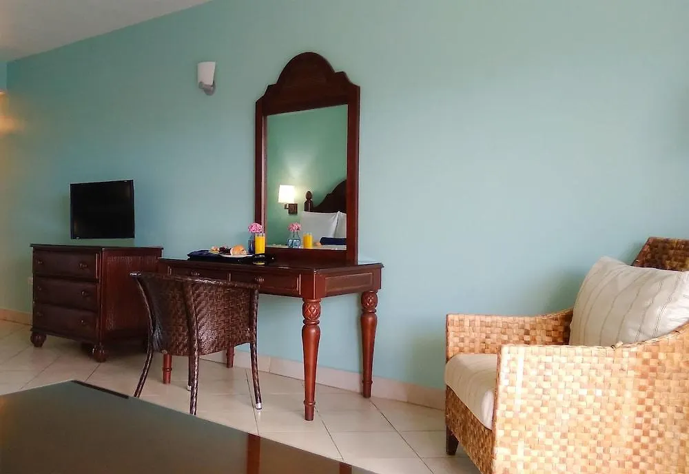 Trade Winds Hotel Дикенсон-Бей